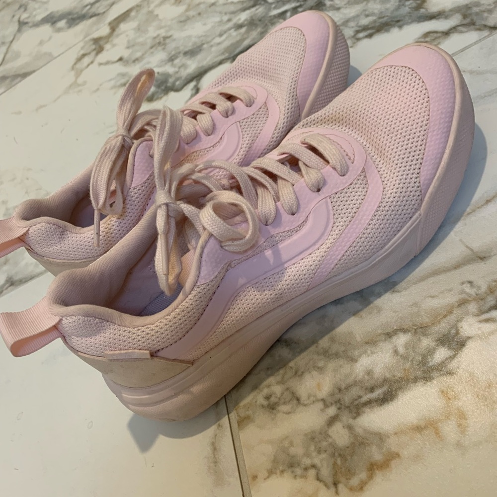 Vans Ultrarange tennis shoes pink 7